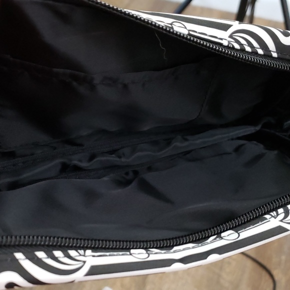 Brooks toiletry/cosmetics bag black and white NWOT - Picture 4 of 4